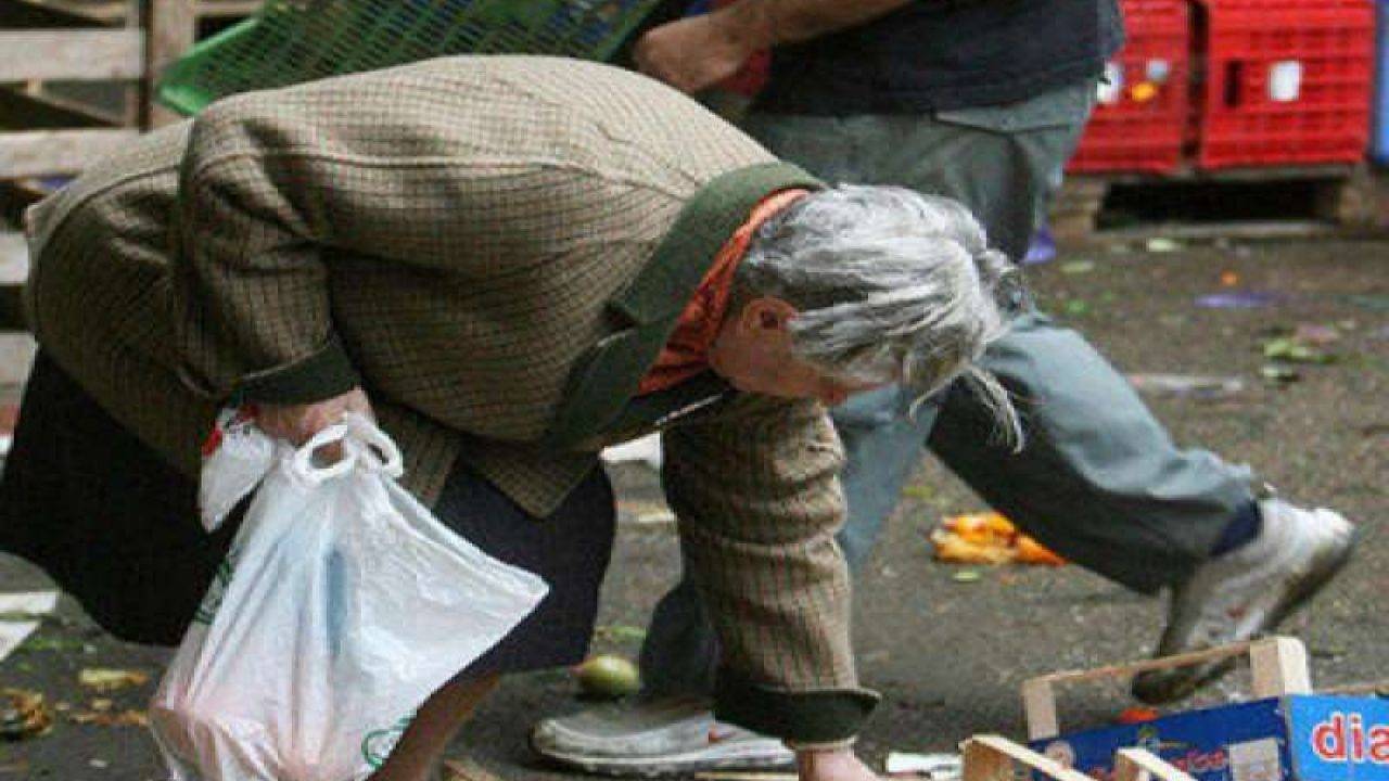 Servizi In Cambio Di Pacchi Alimentari Iniziativa Della Caritas A Torino Interris It