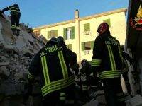 Palazzina esplosa nel casertano, deceduta anche la donna