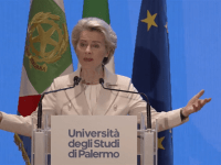 Von der Leyen a Kiev: “Qui per parlare con Zelensky di adesione dell’Ucraina alla Ue”