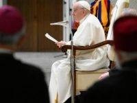 Papa Francesco: “I laici, e soprattutto le donne, vanno maggiormente valorizzati”