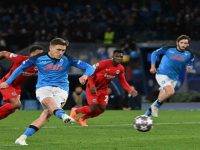 Super Napoli: azzurri ai quarti