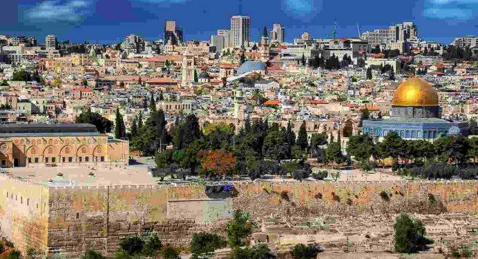 Dove tutto è iniziato: a Gerusalemme l’aiuto alla Chiesa che soffre