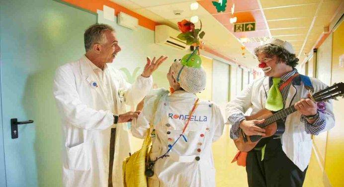 “Teniamoci per Mano”. A Napoli il raduno nazionale della clownterapia