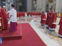 Papa Francesco: “Siate apostoli come Pietro e Paolo”