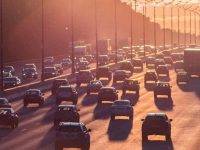 Traffico in Italia, come cresce la dipendenza da auto