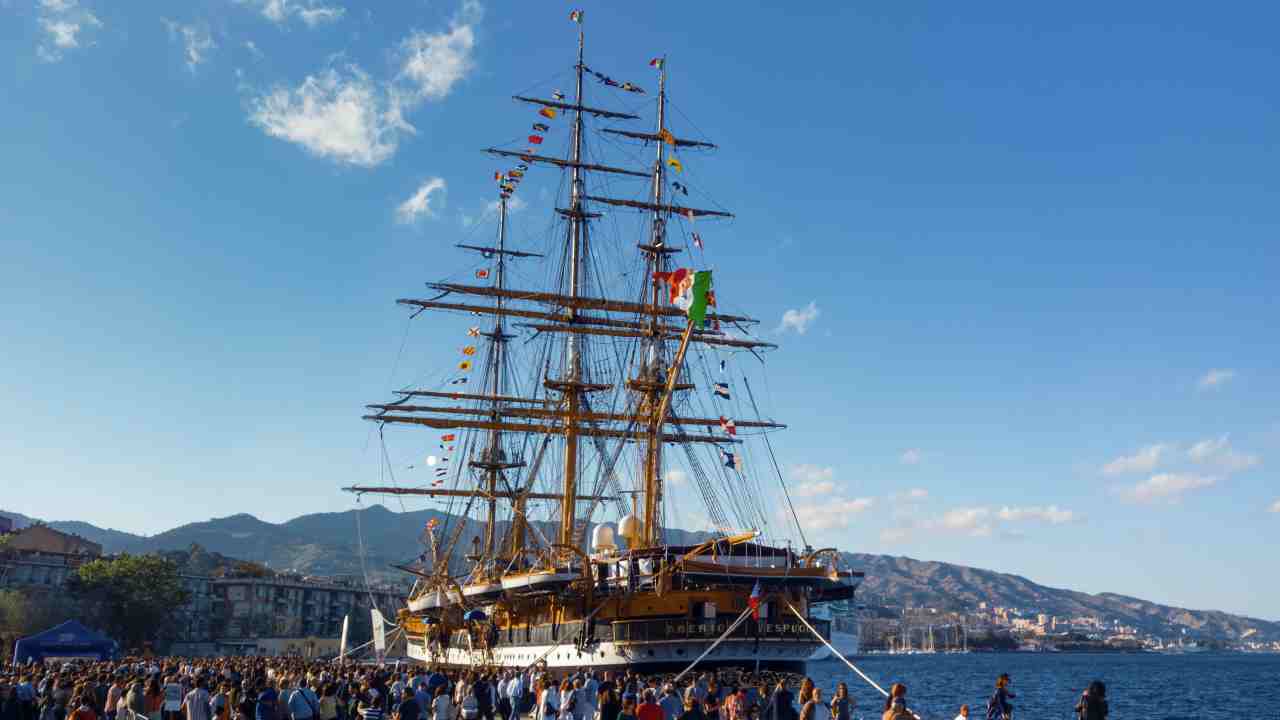 L’Amerigo Vespucci è arrivata al porto di Darwin, in Australia