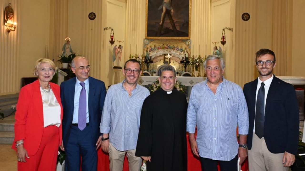 Il premio giornalistico “Jenne perla della cultura” al vice premier Antonio Tajani