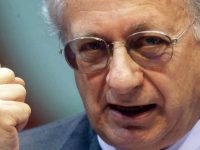 Morte Luigi Berlinguer: la salma nella camera ardente a Siena