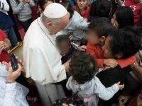 Il Papa ai bambini: “C’è bisogno di imparare da voi come è bella la vita”