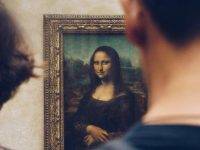 Ambientalisti in azione al Louvre: zuppa contro la Gioconda