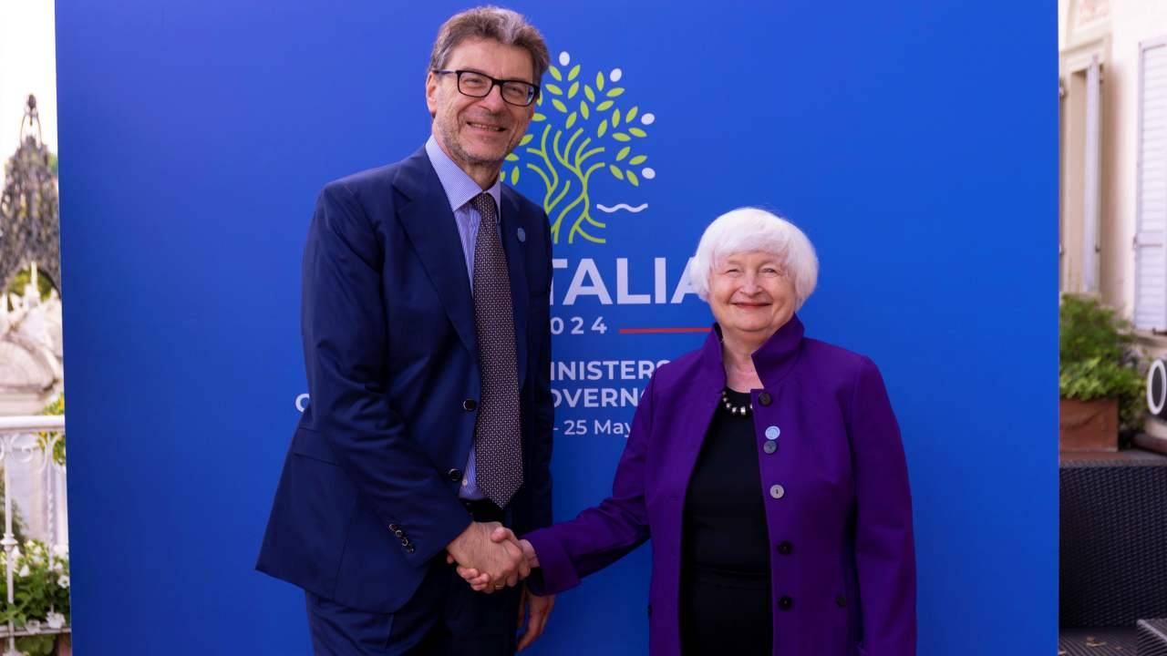 G7 Finanze, Giorgetti: “L’AI cambierà gli equilibri mondiali”