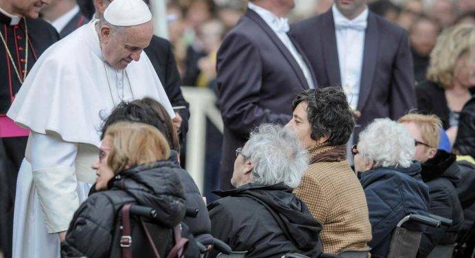 Papa Francesco: “La contrapposizione fra generazioni, frutto della cultura dello scontro”