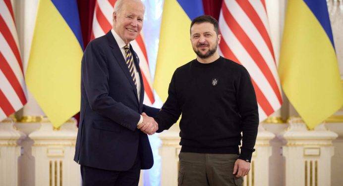 Il saluto di Zelensky al Presidente Biden