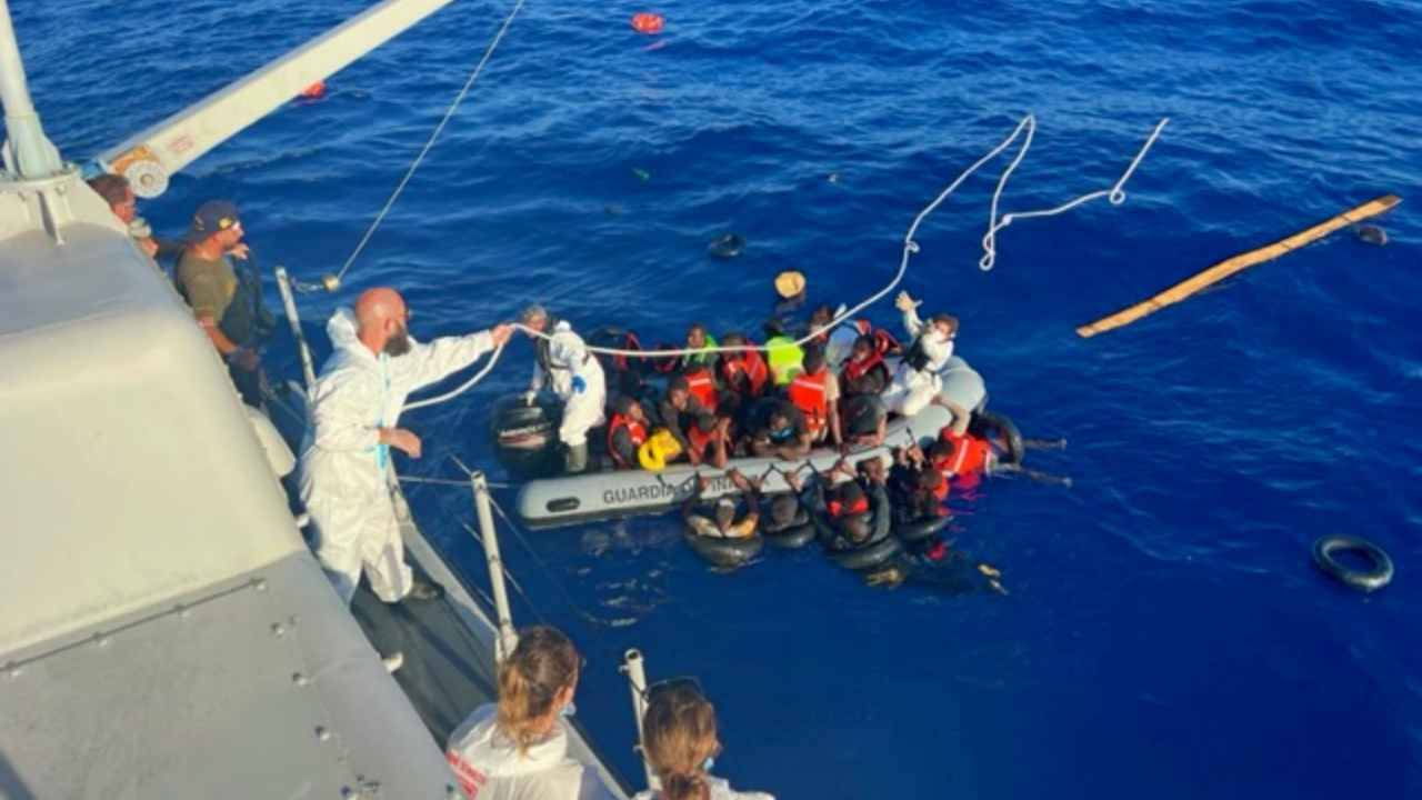 Stragi nel Mediterraneo, De Marco: “Rafforzare i corridoi umanitari”