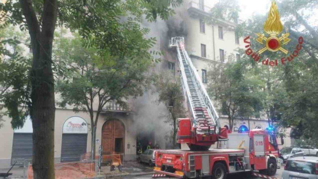 Milano incendio autofficina