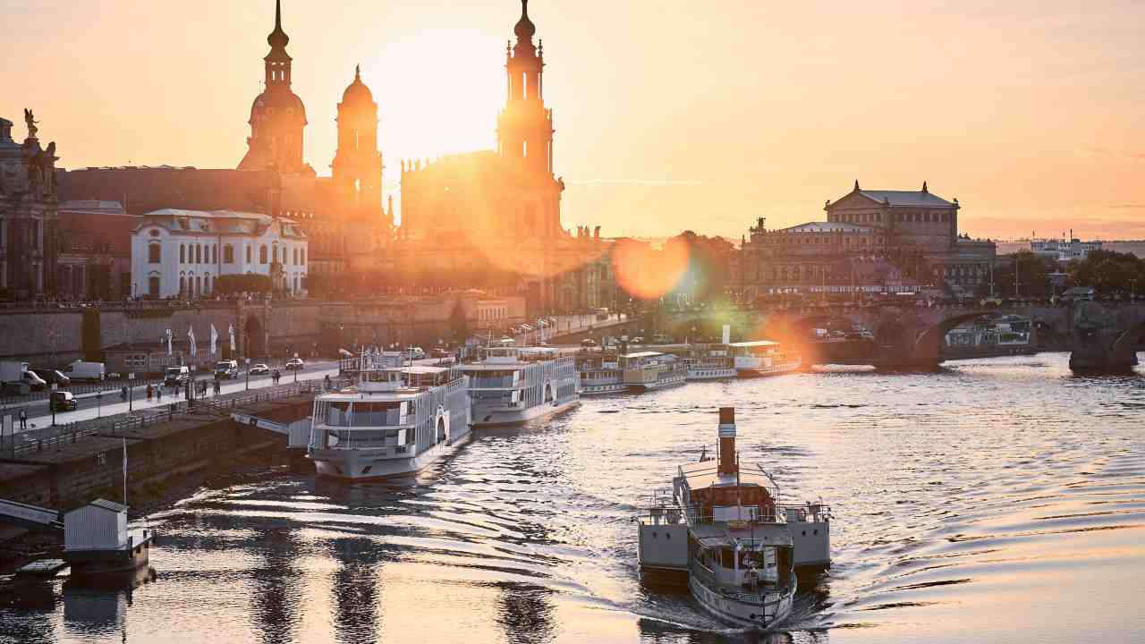 Germania: crollata una parte del ponte di Dresda