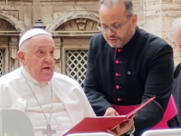 Ass. Bambino Gesù del Cairo, Papa Francesco benedice le cliniche mobili “Salus”